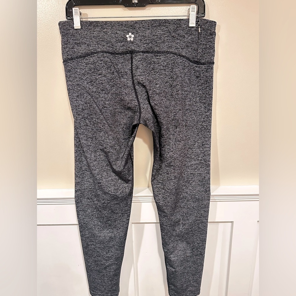 2 Pairs Of Large Leggings - Picture 7 of 9
